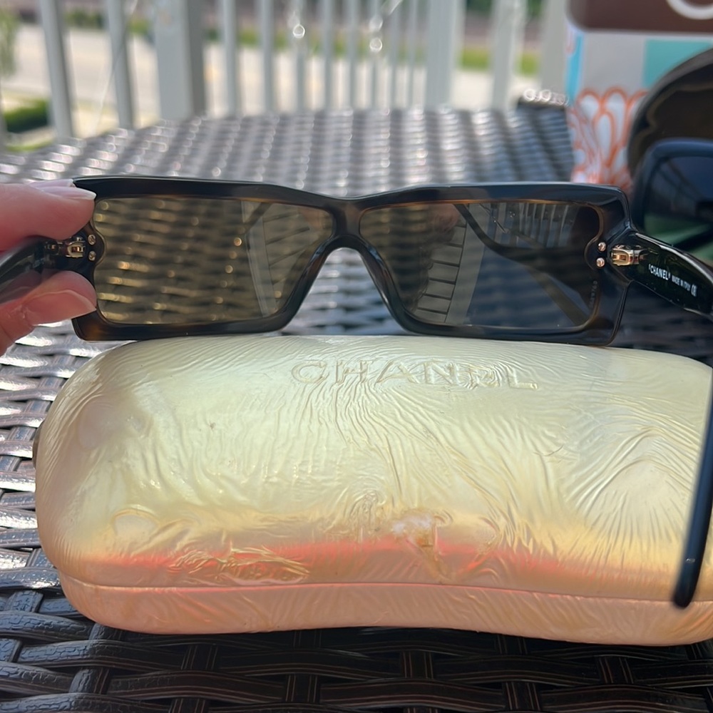 Vintage Chanel Sunglasses - Picture 2 of 4